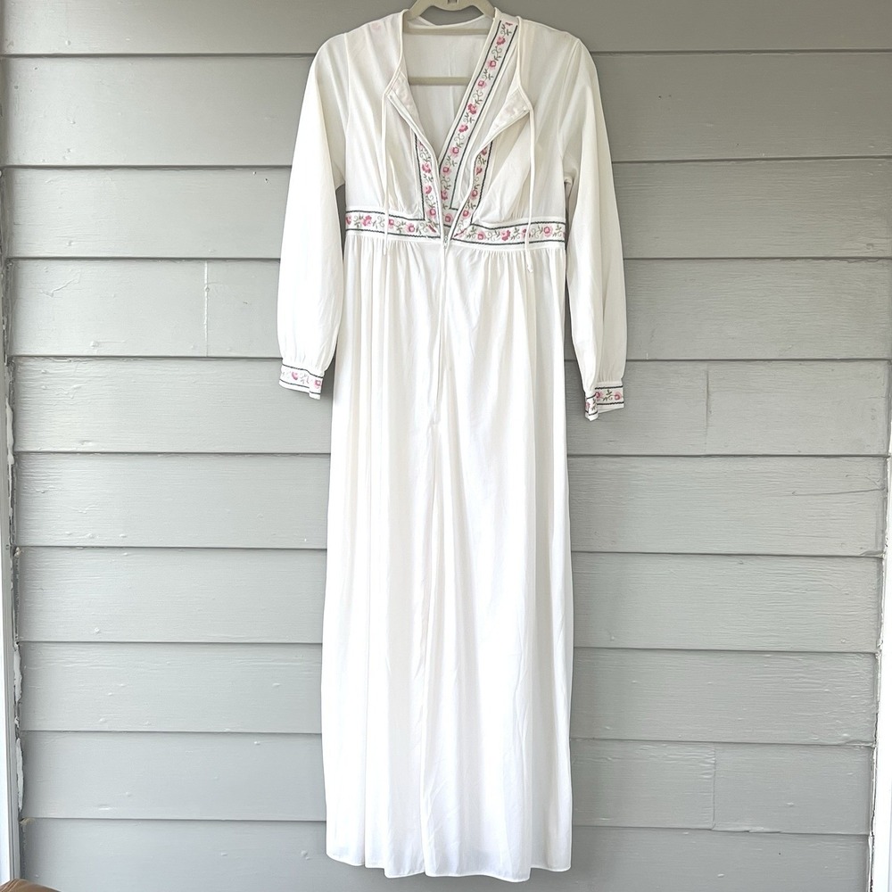 Vtg 70s Gilead Peignoir NightGown & Robe White Floral Embroidered Cottagecore